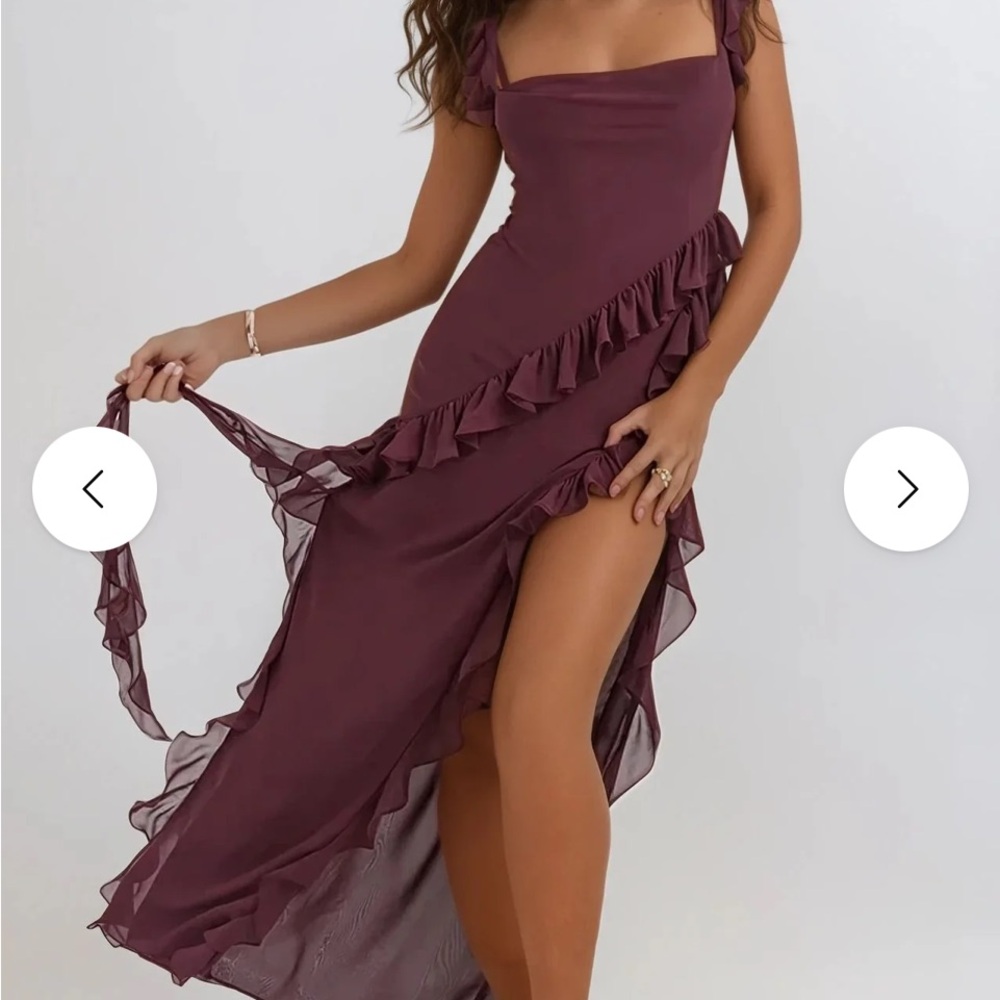 Elegant Red Ruffle Dress - Picture 4 of 5